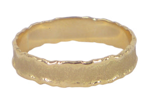 Burnside men's wedding ring in 18ct yellow gold, crafted by Gary Barnes. A Melbourne-made design with classic appeal.
