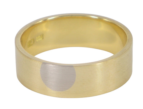 Orbit men's wedding ring in 18ct gold, designed by Gary Barnes. A bold Melbourne-made statement piece.
