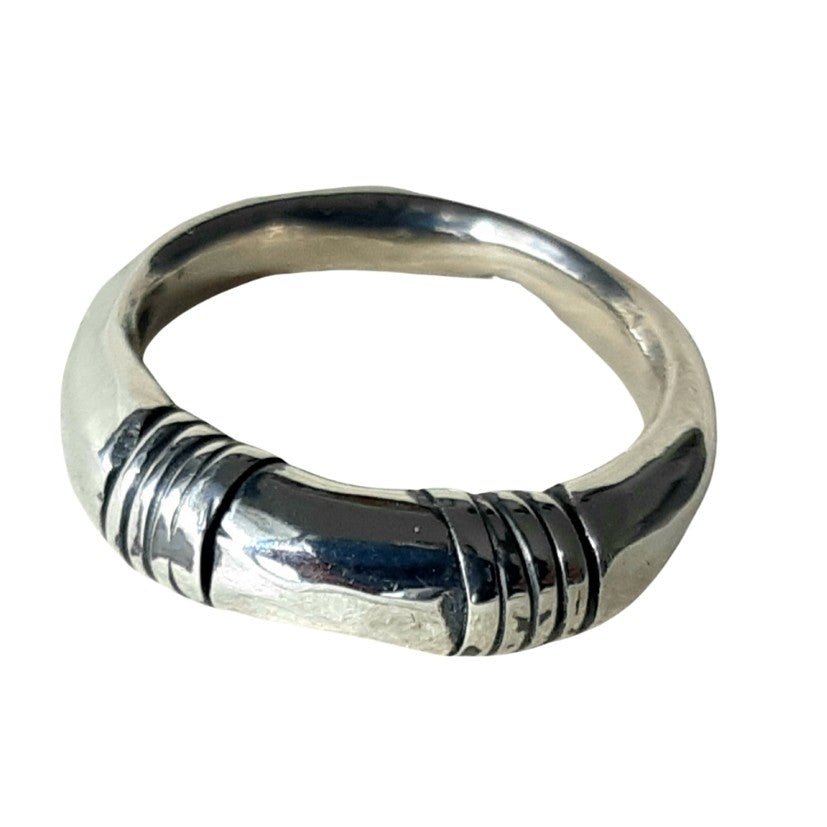 Bound Together by Gavin Macsporran. A beautifully crafted mens ring blending timeless design with Australian artistry.
