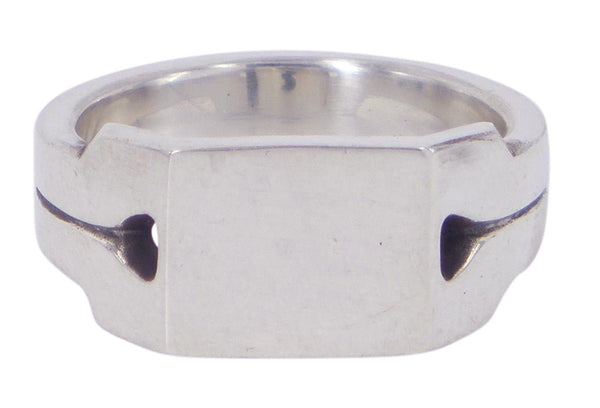 Small Split Shank by Sebastian Cilento. A beautifully crafted ring blending timeless design with Australian artistry.
