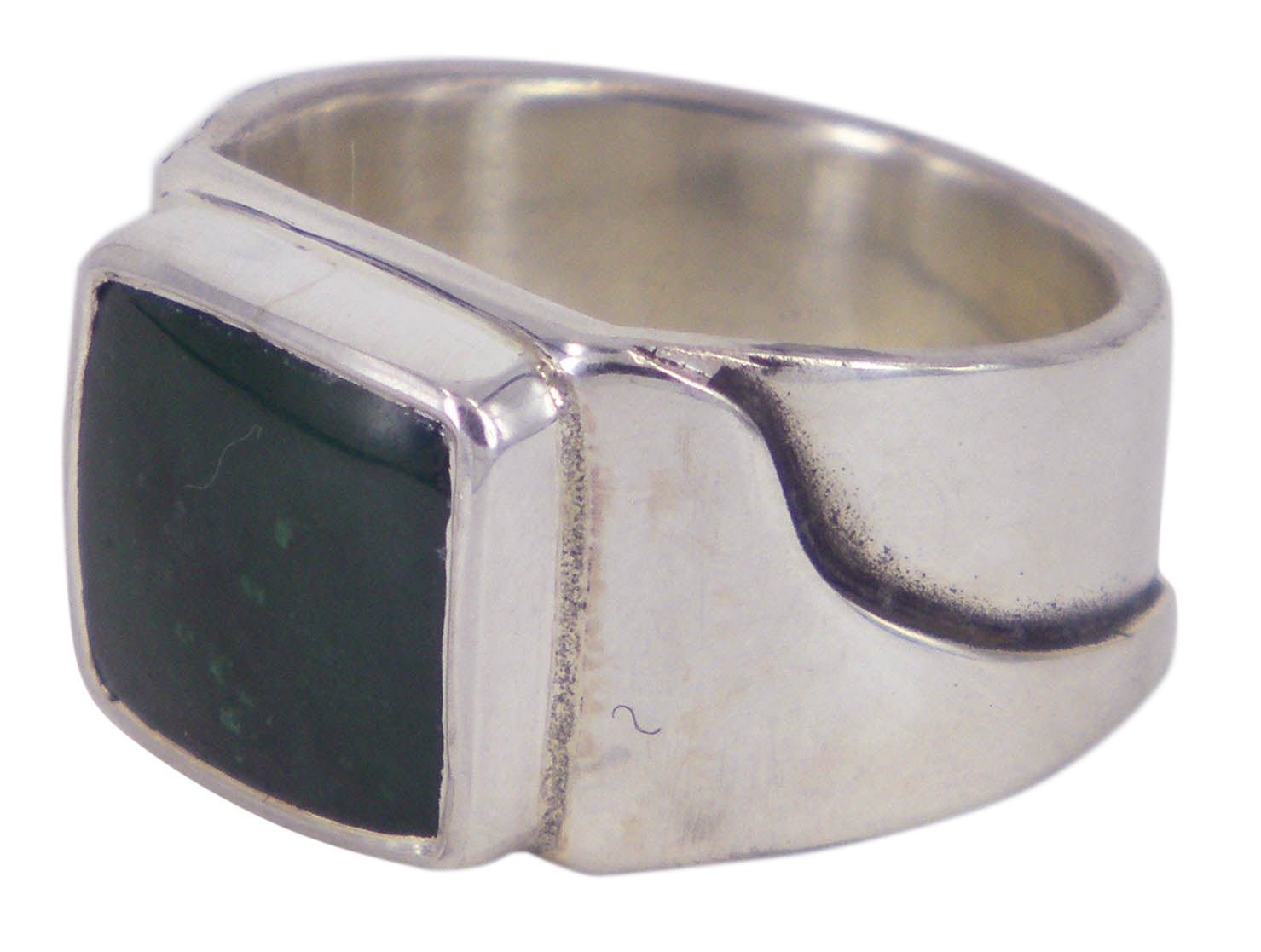 Fokker (British Columbia Jade) by Sebastian Cilento. A beautifully crafted ring blending timeless design with Australian artistry.
