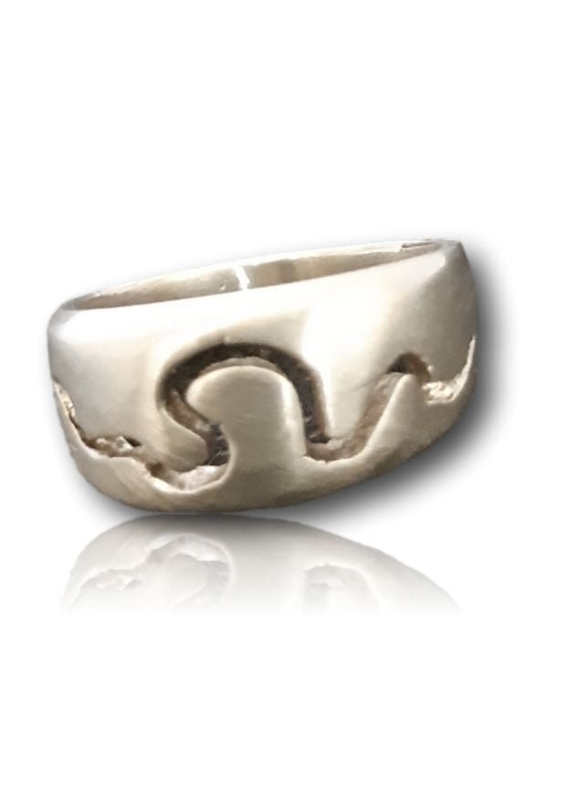 River by Gavin Macsporran. A beautifully crafted mens ring blending timeless design with Australian artistry.
