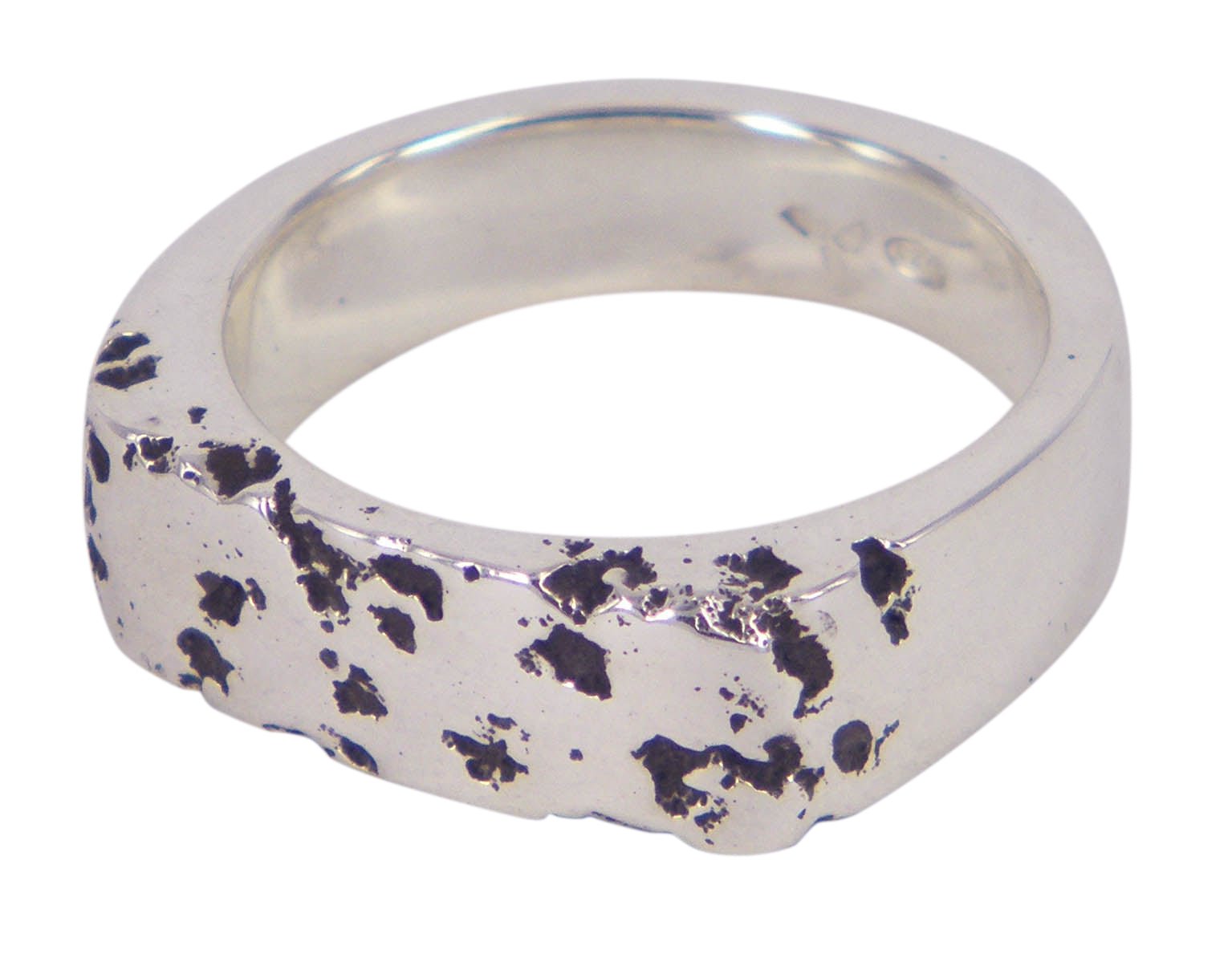 Rounded Eon by Albert Tse. A beautifully crafted ring blending timeless design with Australian artistry.
