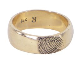 Finger Print men's wedding ring in 9ct yellow gold, crafted by Ginkoh Jewellery. A Melbourne-made design with distinctive charm.
